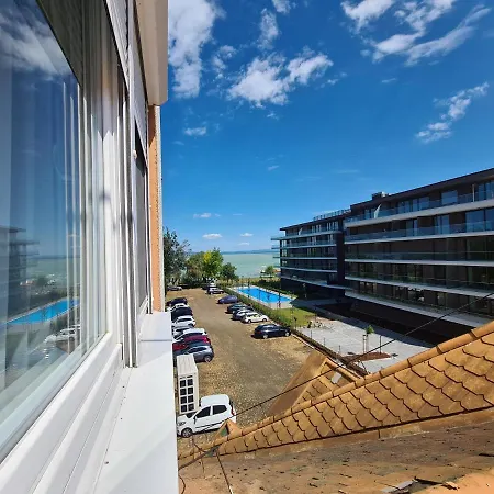 Surman アパート シオーフォク